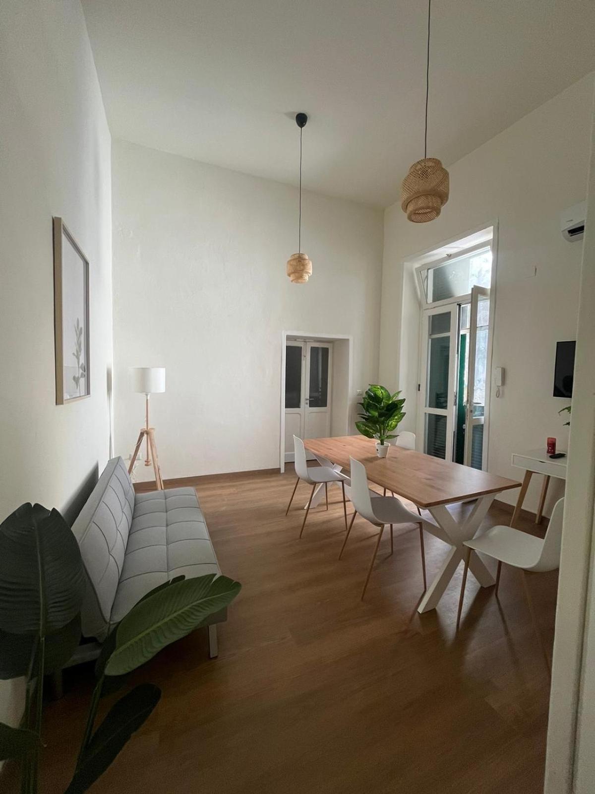 Cozy Historical Flat Napoli Apartment Bagian luar foto